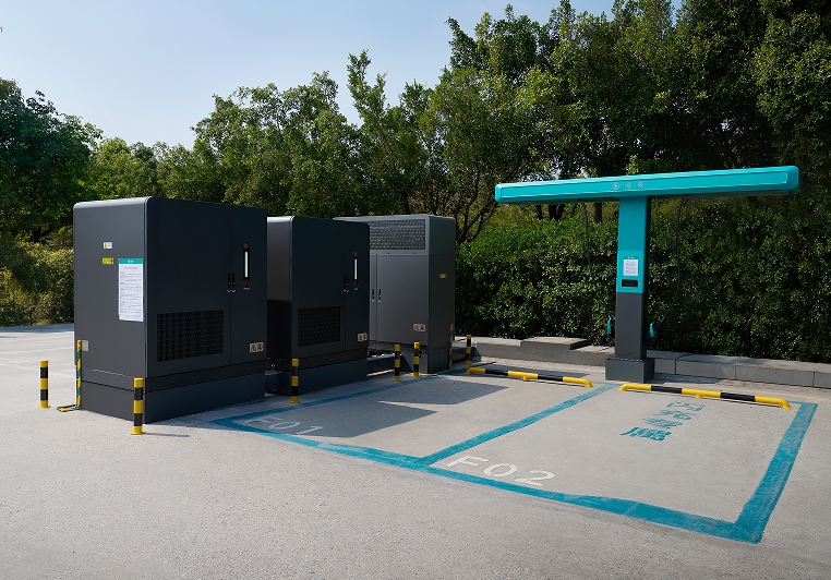 电动化上半场完美收官：比亚迪发布第二代刀片电池及闪充技术